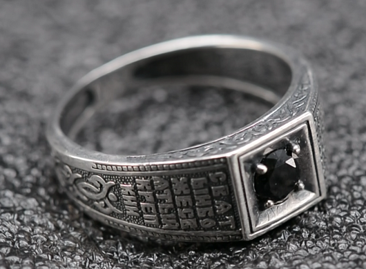 Кольцо серебряное (5,83 г, Серебро, 925, вставка 0,09 г)