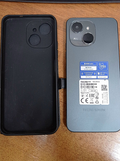 Смартфон Tecno Spark 40C 4/128 gb (354176940132558) Смартфон Tecno Spark 40C 4/128 gb (354176940132558)